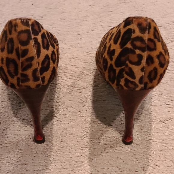 Shoes - Picture 2 of 4